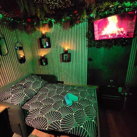Jungle House Avec Jacuzzi A 10 Min De Disneyland -Taille Chambre- Conde-Sainte-Libiaire Exterior foto